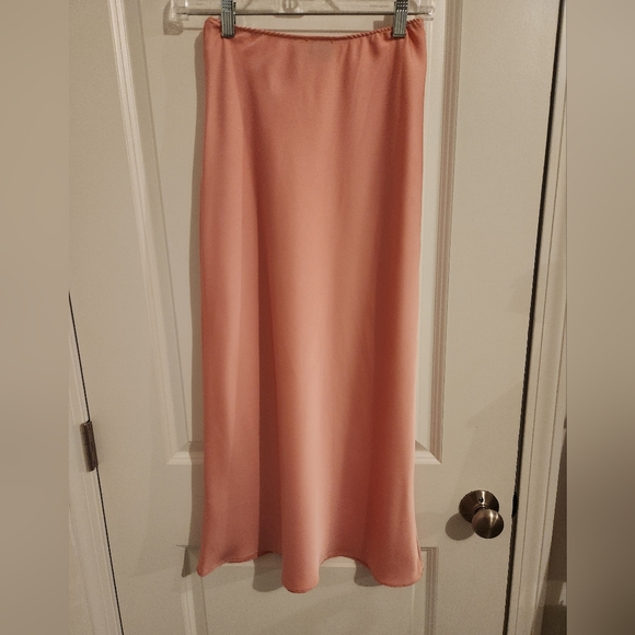ASOS DESIGN Satin Slip Midi Skirt - Rose Pink Size 4 - Picture 4 of 6